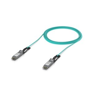 Long-range QSFP28 direct attach cable with a 100 Gbps