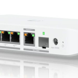 Flexible, 8-port 2.5 GbE PoE++ switch with a 10 GbE